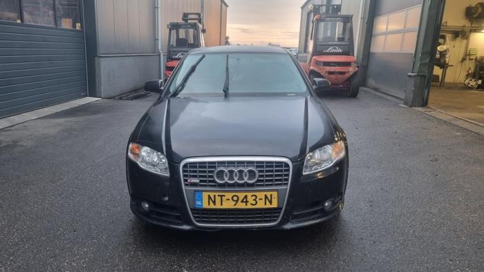 Audi A4 2.0 TDI 16V Sloopvoertuig (2006, Zwart)
