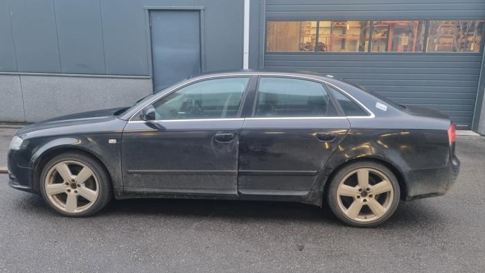Audi A4 2.0 TDI 16V Sloopvoertuig (2006, Zwart)