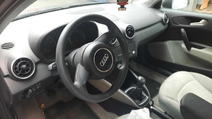 Audi A1 1.2 TFSI Sloopvoertuig (2011, Zwart)