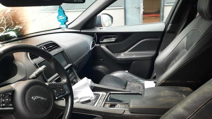 Jaguar F-Pace 2.0 D 180 16V AWD Sloopvoertuig (2017)