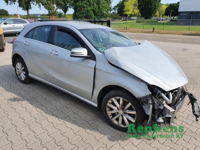 Mercedes A 1.6 A-180 16V Sloopvoertuig (2014, Zilver)
