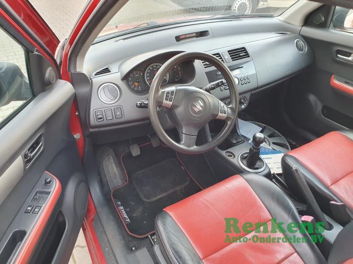 Suzuki Swift 1.3 VVT 16V Sloopvoertuig (2005, Rood)