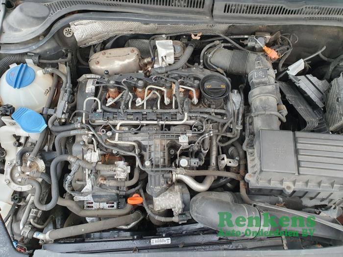 Volkswagen Jetta IV 1.6 TDI 16V Sloopvoertuig (2012, Bruin)