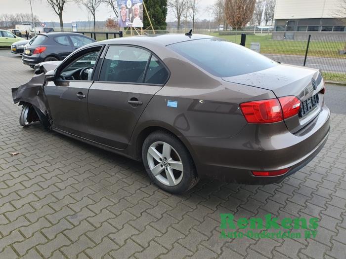 Volkswagen Jetta IV 1.6 TDI 16V Sloopvoertuig (2012, Bruin)