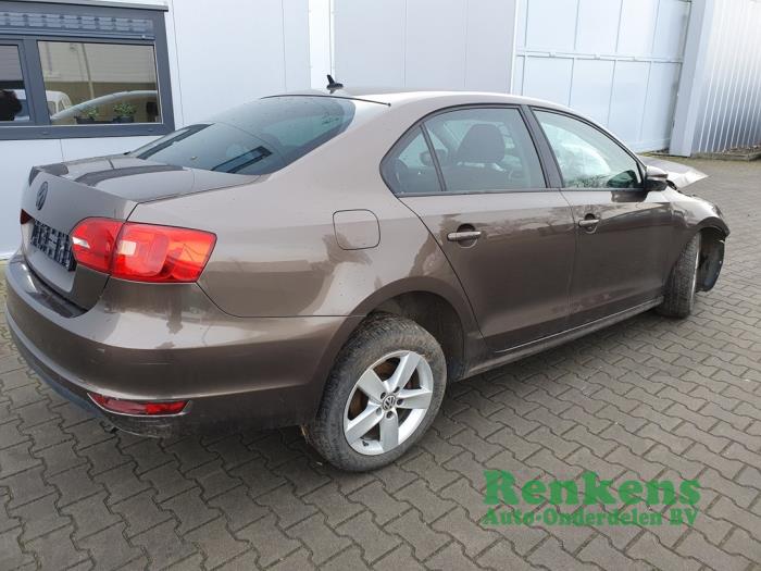 Volkswagen Jetta IV 1.6 TDI 16V Sloopvoertuig (2012, Bruin)