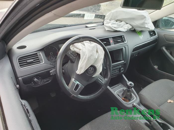 Volkswagen Jetta IV 1.6 TDI 16V Sloopvoertuig (2012, Bruin)