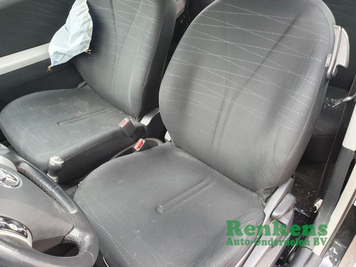 Toyota Yaris II 1.0 12V VVT-i Sloopvoertuig (2008, Zwart)