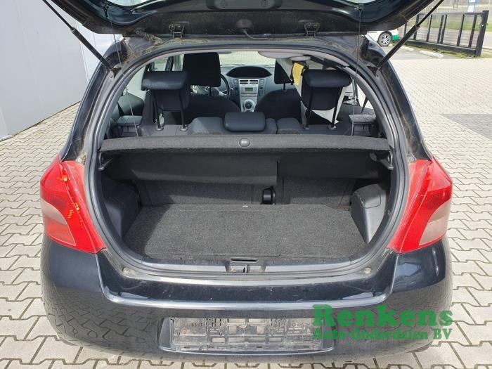 Toyota Yaris II 1.0 12V VVT-i Sloopvoertuig (2008, Zwart)