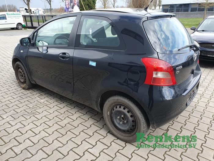 Toyota Yaris II 1.0 12V VVT-i Sloopvoertuig (2008, Zwart)