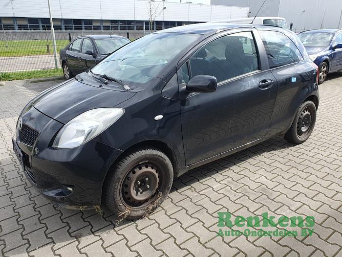 Toyota Yaris II 1.0 12V VVT-i Sloopvoertuig (2008, Zwart)