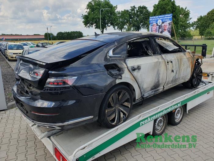 Volkswagen Arteon 2.0 TSI 16V Sloopvoertuig (2020, Zwart)