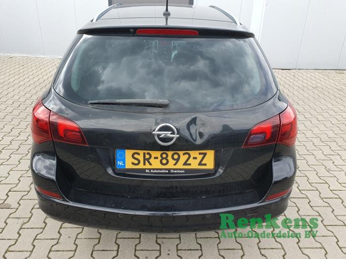 Opel Astra J Sports Tourer 1.6 16V Sloopvoertuig (2011, Zwart)