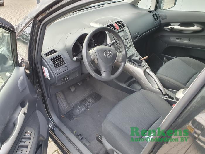 Toyota Auris 1.6 Dual VVT-i 16V Sloopvoertuig (2008, Zwart)