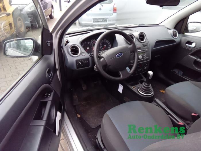 Ford Fiesta 5 1.3 Sloopvoertuig (2006, Zilver)