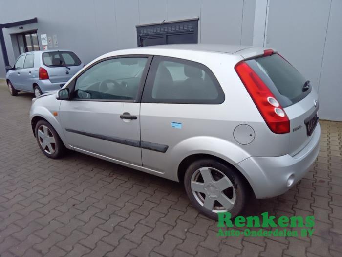 Ford Fiesta 5 1.3 Sloopvoertuig (2006, Zilver)