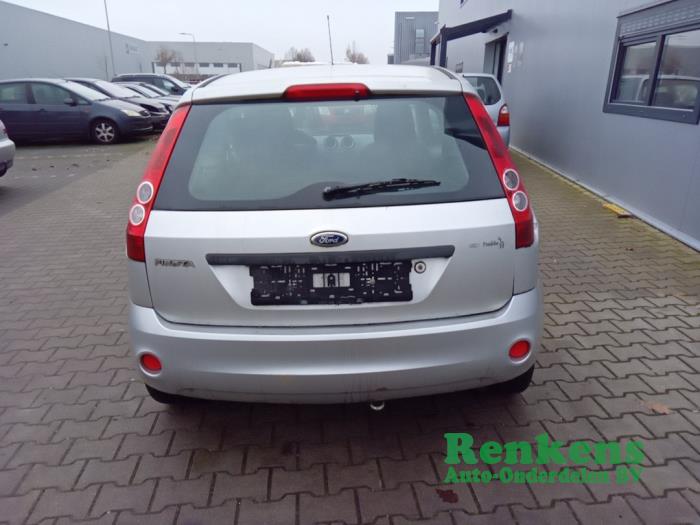 Ford Fiesta 5 1.3 Sloopvoertuig (2006, Zilver)