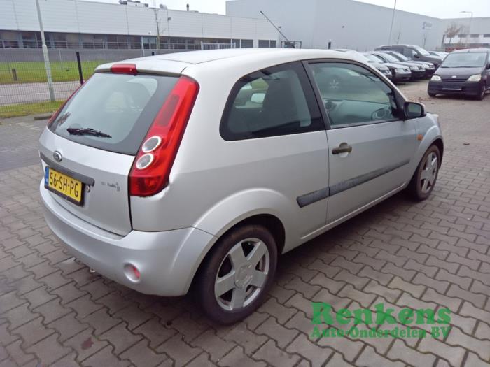 Ford Fiesta 5 1.3 Sloopvoertuig (2006, Zilver)