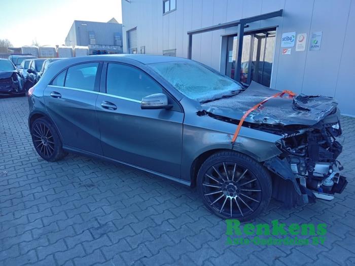 Mercedes A 1.6 A-180 16V Sloopvoertuig (2013, Donker, Grijs)