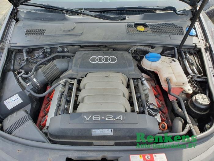 Audi A6 2.4 V6 24V Sloopvoertuig (2006, Antraciet)