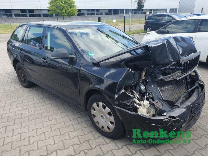 Skoda Octavia Combi 1.6 TDI Greenline Sloopvoertuig (2011, Zwart)