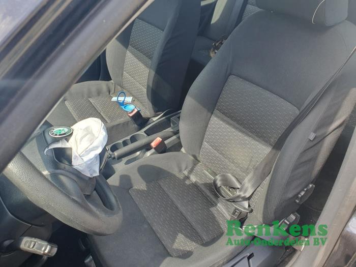 Skoda Octavia Combi 1.6 TDI Greenline Sloopvoertuig (2011, Zwart)