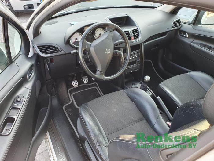 Peugeot 207/207+ 1.6 16V GT THP Sloopvoertuig (2006, Wit)