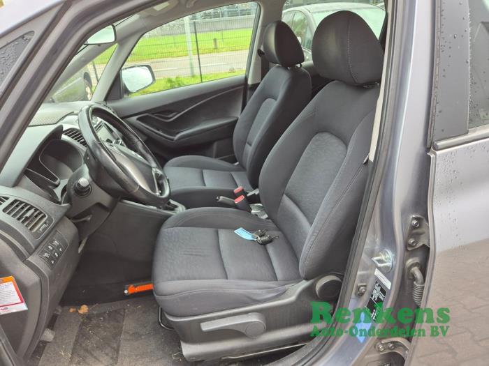 Hyundai iX20 1.6i 16V Sloopvoertuig (2011, Grijs)