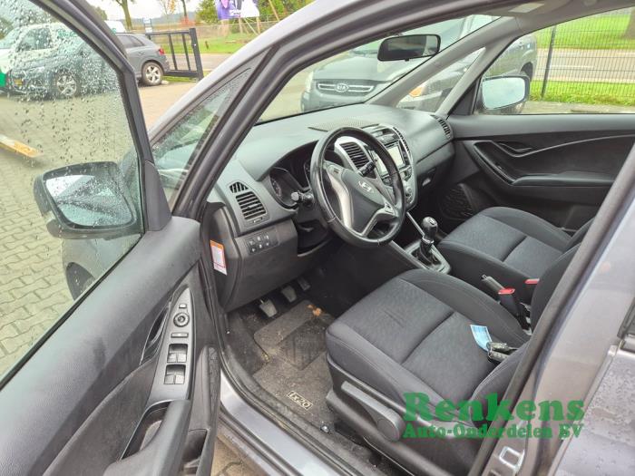 Hyundai iX20 1.6i 16V Sloopvoertuig (2011, Grijs)