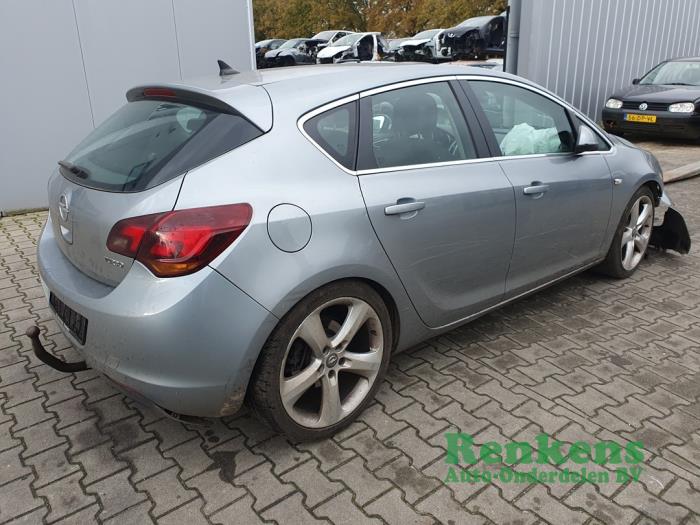 Opel Astra J 1.6 Turbo 16V Sloopvoertuig (2010, Grijs)