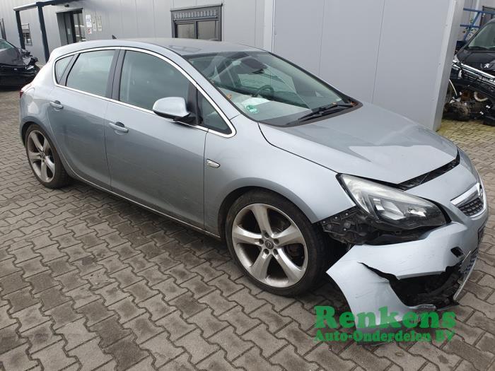 Opel Astra J 1.6 Turbo 16V Sloopvoertuig (2010, Grijs)