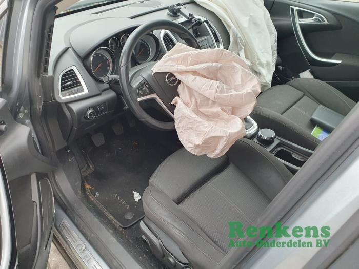 Opel Astra J 1.6 Turbo 16V Sloopvoertuig (2010, Grijs)