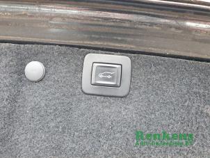 Opel Insignia Sports Tourer 2.0 Turbo 16V 4x4 Ecotec Sloopvoertuig (2010, Zwart)