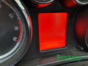 Opel Insignia Sports Tourer 2.0 Turbo 16V 4x4 Ecotec Sloopvoertuig (2010, Zwart)