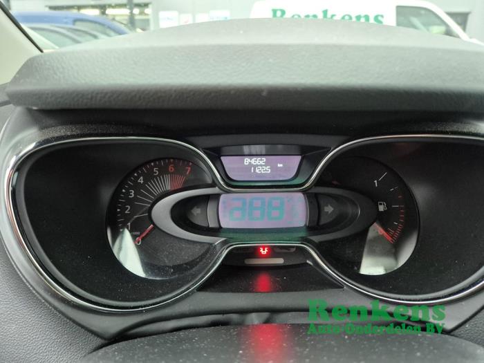 Renault Captur 1.2 TCE 16V EDC Sloopvoertuig (2016, Zwart)