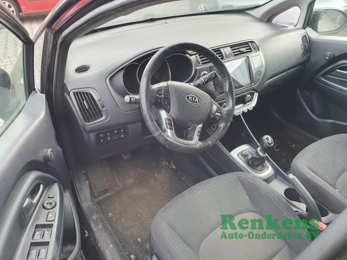 Kia Rio III 1.1 CRDi VGT 12V Sloopvoertuig (2012, Zwart)