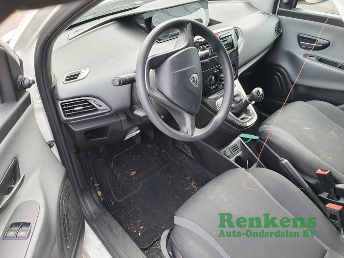 Lancia Ypsilon 1.2 Bi-Fuel Sloopvoertuig (2017, Wit)