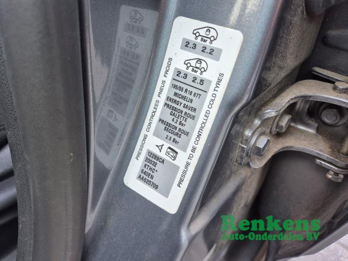 Citroen C3 1.6 16V VTi 120 Sloopvoertuig (2015, Grijs)