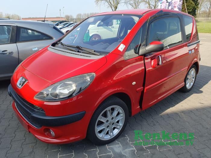 Peugeot 1007 1.6 GTI,Gentry 16V Sloopvoertuig (2005, Rood)