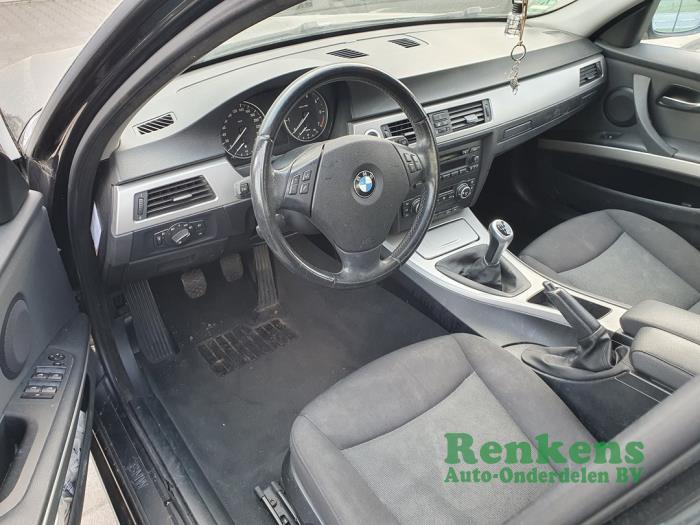BMW 3 serie 318i 16V Sloopvoertuig (2007, Zwart)