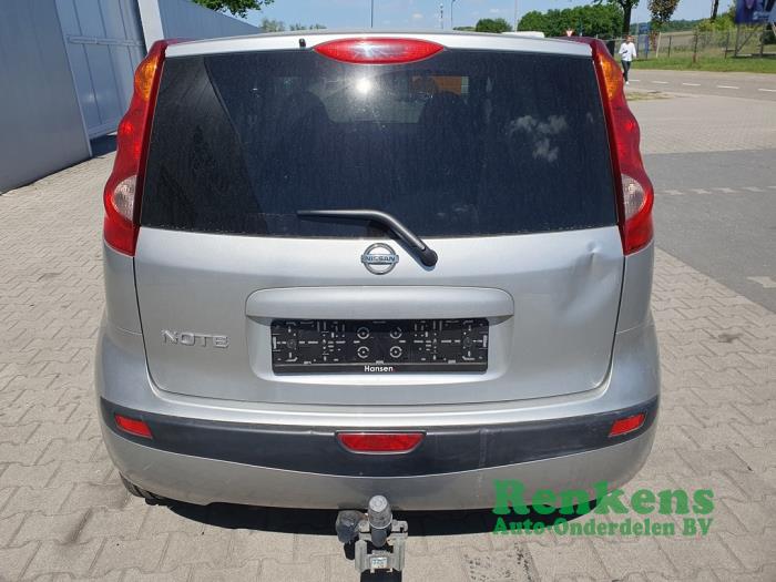 Nissan Note 1.6 16V Sloopvoertuig (2006, Zilvergrijs)