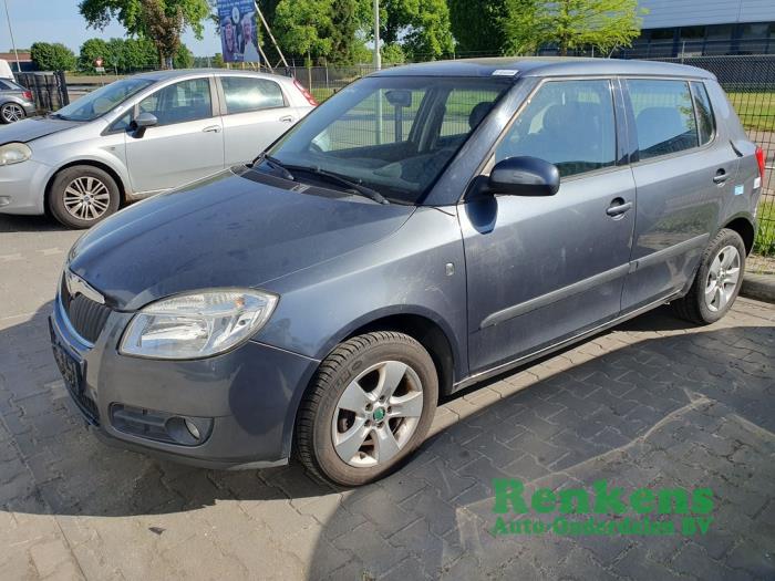 Skoda Fabia II 1.4i 16V Sloopvoertuig (2008, Grijs)