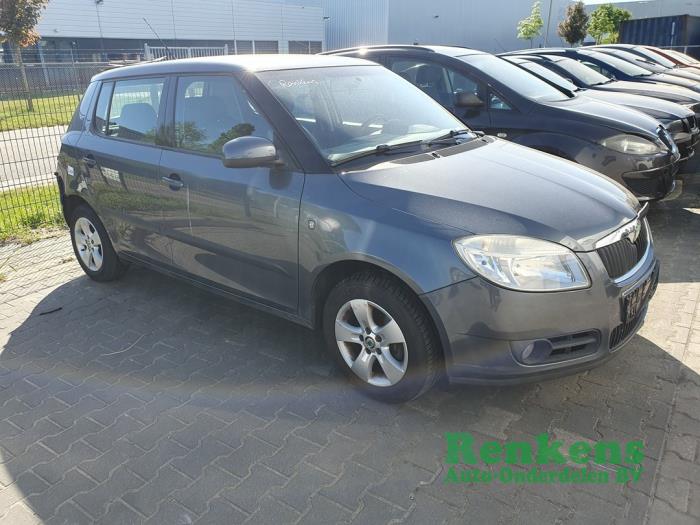Skoda Fabia II 1.4i 16V Sloopvoertuig (2008, Grijs)