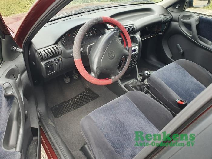 Opel Astra F 1.6i Sloopvoertuig (1996, Rood)