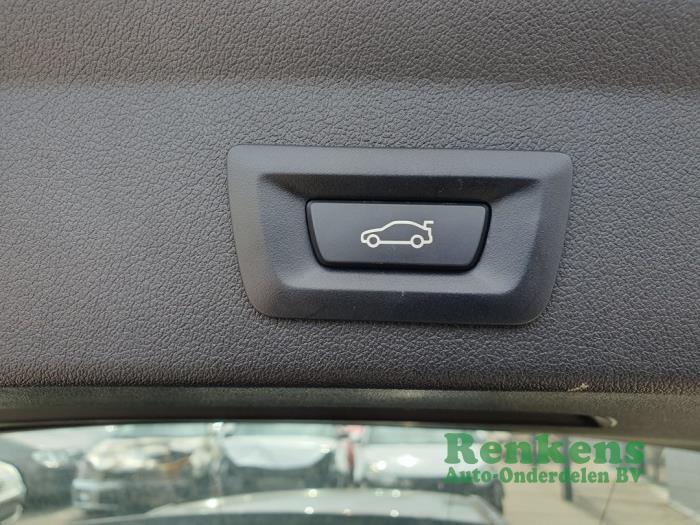 BMW 1 serie 118i 1.5 TwinPower 12V Sloopvoertuig (2021, Grijs)