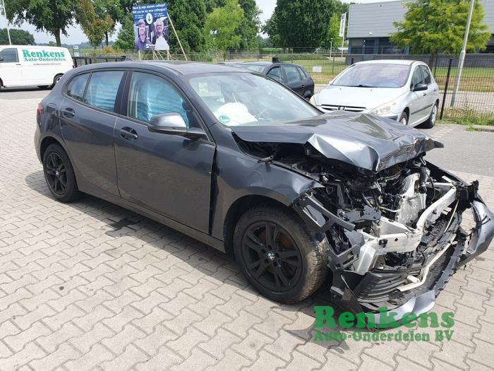 BMW 1 serie 118i 1.5 TwinPower 12V Sloopvoertuig (2021, Grijs)