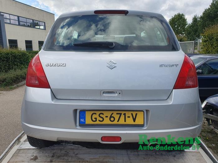 Suzuki Swift 1.3 VVT 16V Sloopvoertuig (2005, Zilver)