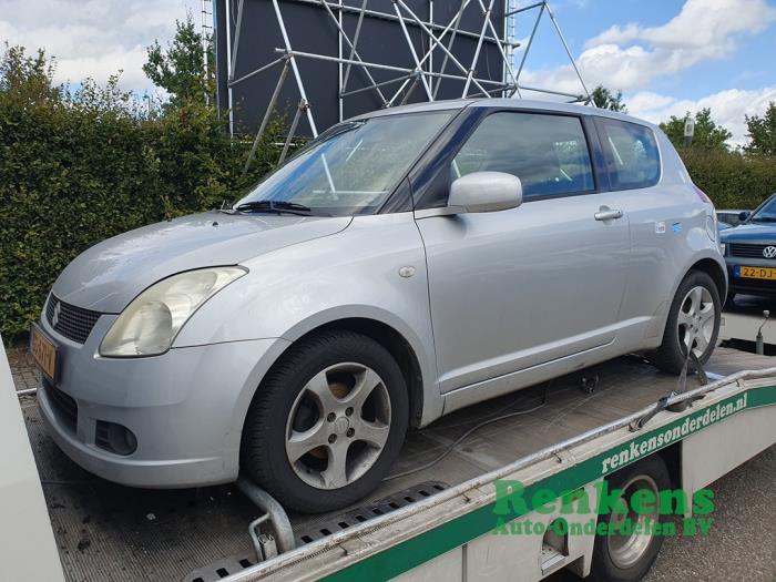Suzuki Swift 1.3 VVT 16V Sloopvoertuig (2005, Zilver)