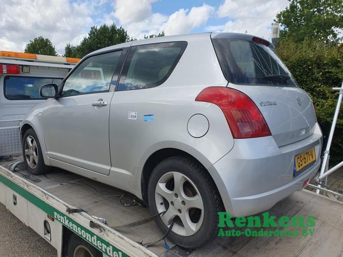 Suzuki Swift 1.3 VVT 16V Sloopvoertuig (2005, Zilver)