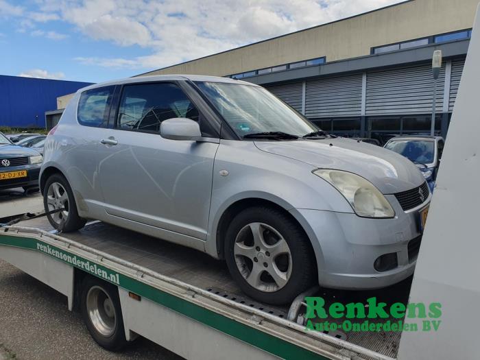 Suzuki Swift 1.3 VVT 16V Sloopvoertuig (2005, Zilver)