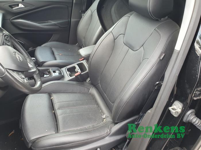 Opel Grandland 1.2 Turbo 12V Sloopvoertuig (2020, Zwart)